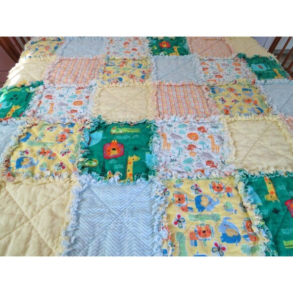 Flannel Rag Quilt With Batting 43 x 43, Jungle Animals, Giraffes, Elephants Baby - Picture 2 of 14